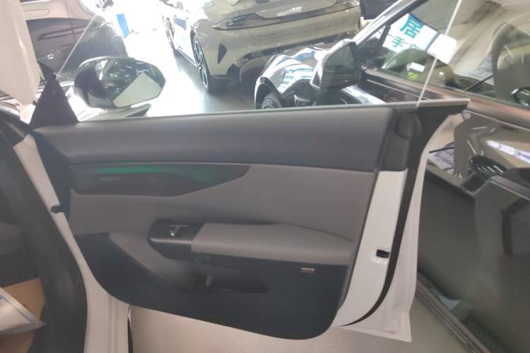 Used Lynk & Co 07 2024 EM-P 126 Long-Range Ultra