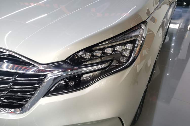 Used Buick GL8 2021 ES Landtrek 653T Luxury Model