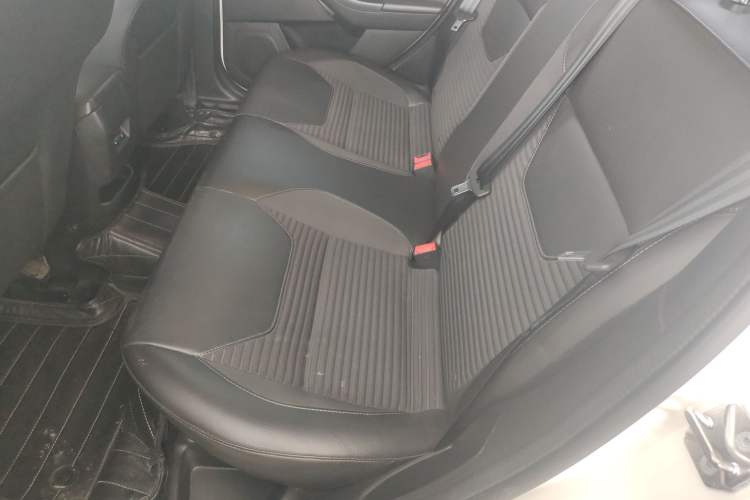 Used Ford Focus 2017 Sedan 1.6L Automatic Fashion Edition Smart Drive Version
