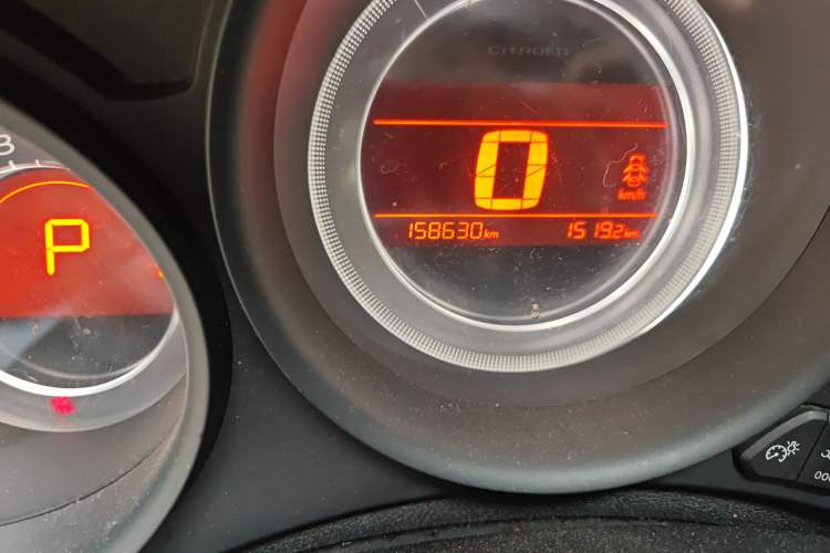 Used Citroen C4L 2015 1.8L Automatic Luxury Edition Odometer Close Up