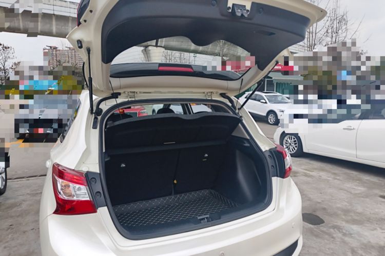 Used Nissan Tiida 2021 1.6L CVT Cool Edition
