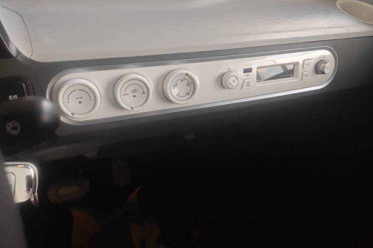 Used Wuling Hongguang MINIEV 2021 Macaron Fashion Model Lithium Iron Phosphate Audio And AC Panel