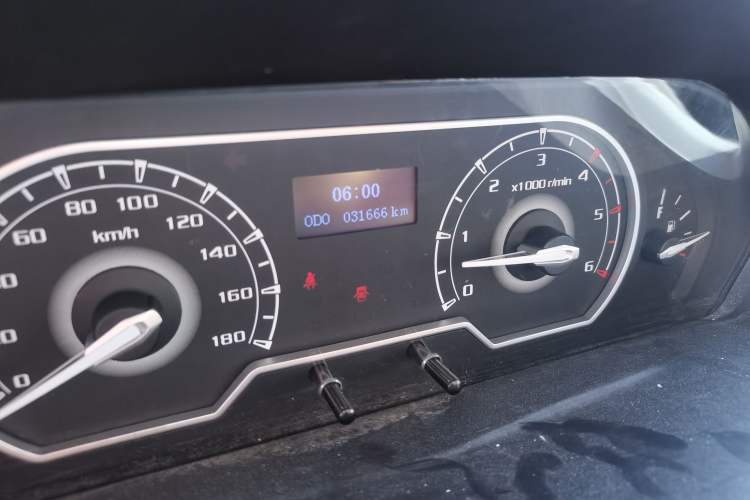 Used SAIC MAXUS Xintu V80 2021 2.0T Manual Classic Aoyuntong Short Wheelbase Ultra-Low Roof 5/6-Seater
