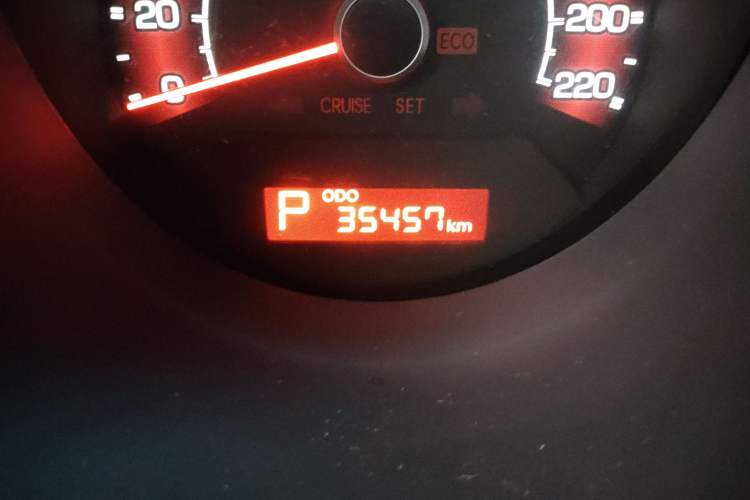 Used Kia Soul 2013 1.6L AT GL Odometer Close Up