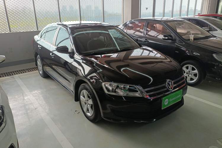 Used Volkswagen Lavida 2013 Revised Classic 1.6L Manual Fashion Edition Exterior 1