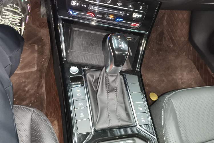 Used Volkswagen Passat 2023 Revised 380TSI Luxury Edition
