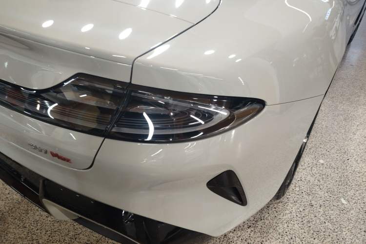 Used Xiaomi Auto SU7 2024 Four-Wheel Drive Ultra-Long Range Advanced Intelligent Driving Max Edition Right Rear Taillight