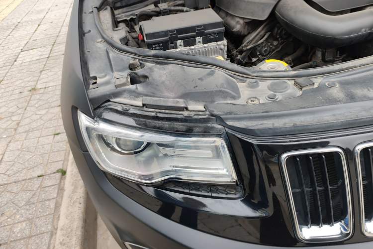 Used Jeep Grand Cherokee 2016 3.0L Comfort Navigation Edition Right Front Headlight