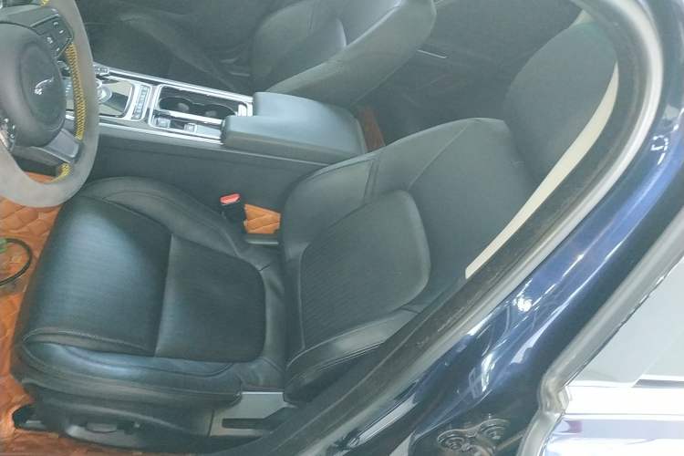 Used Jaguar XF 2016 XF 3.0 SC Two-Wheel-Drive Luxury Edition
