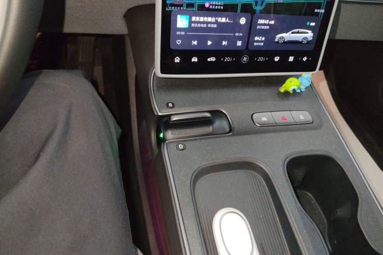 Used Nio ET5T 2023 75 kWh Touring Gear Lever