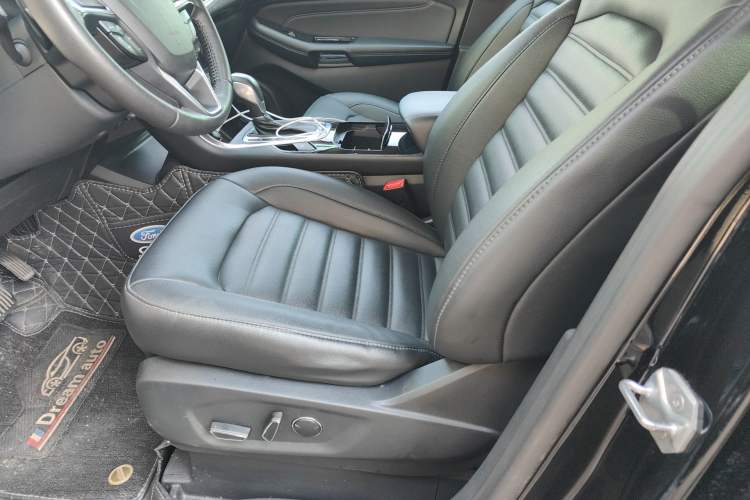 Used Ford Edge 2018 EcoBoost 245 Two-Wheel-Drive Titanium 7-Seater China VI Standard
