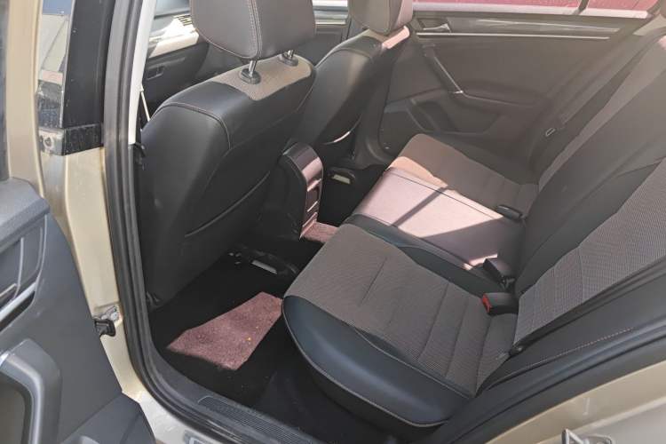 Used Volkswagen C-TREK 2018 230TSI DSG Comfort Model Left Rear Seat