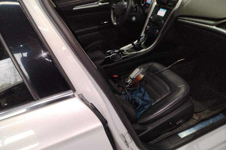 Used Ford Mondeo 2013 1.5L GTDi180 Fashion Edition Right Front Seat