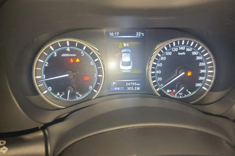 Used Infiniti Q50L 2018 2.0T Comfort Edition China V Standard Odometer Close Up