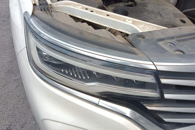 Used Roewe RX5 MAX 2019 300TGI Automatic 4G Connect Luxury Edition Right Front Headlight