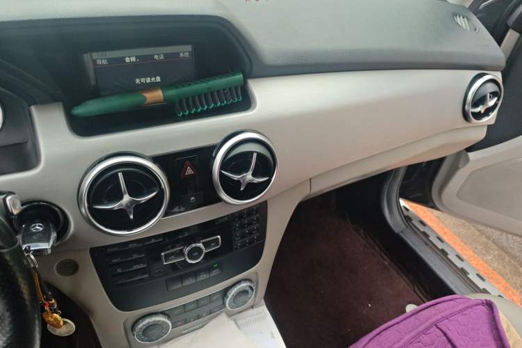 Used Mercedes-Benz GLK-Class 2015 GLK 260 4MATIC Dynamic Edition Ultimate Version Audio And AC Panel