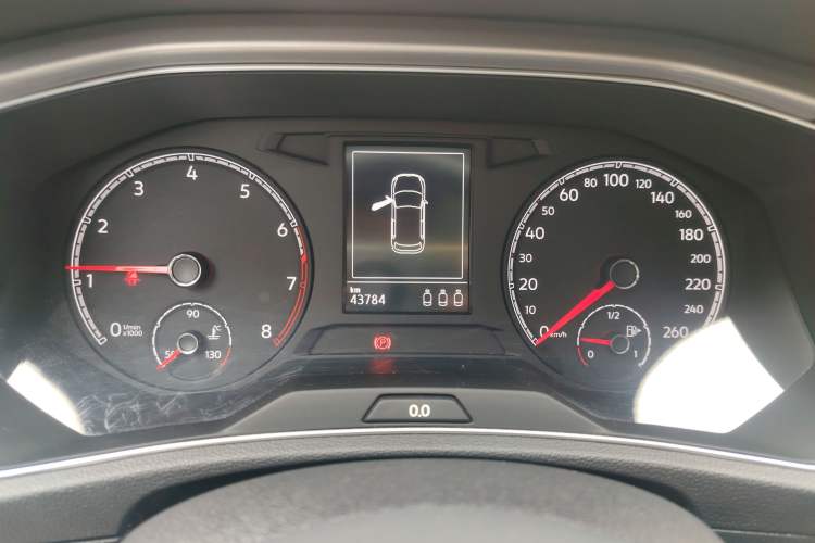 Used Volkswagen T-ROC 2018 280TSI DSG Two-Wheel Drive Advanced Version China V Emission Standard