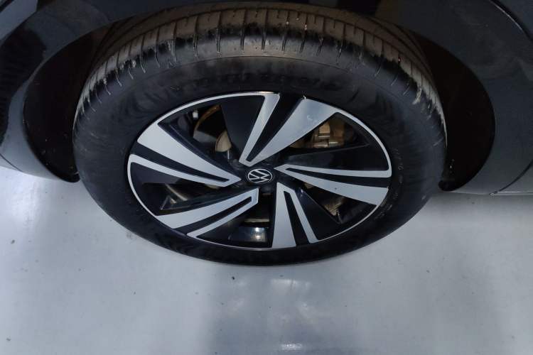 Used Volkswagen Tavendor 2024 Facelifted 380TSI All-Wheel Drive R-Line Cruise Premium Edition