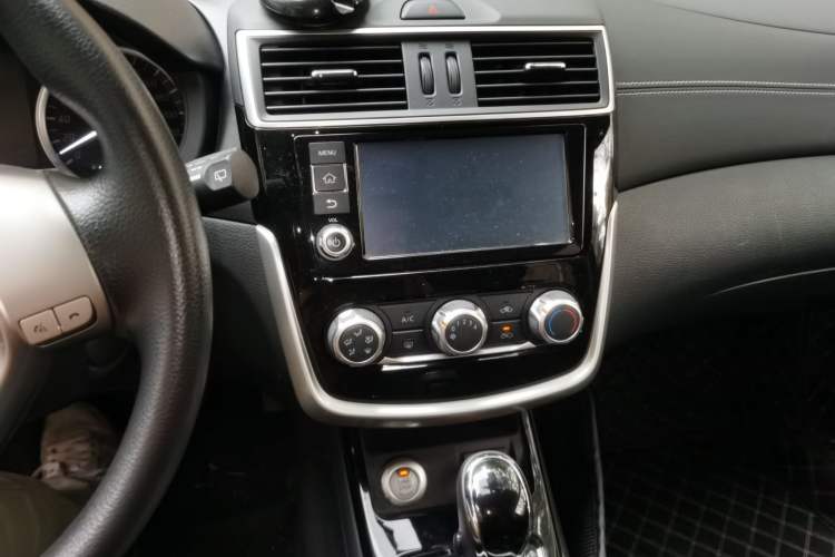 Used Nissan Tiida 2016 1.6L CVT Smart Drive Edition Audio And AC Panel