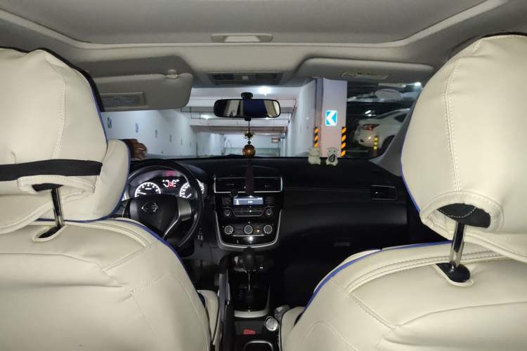 Used Nissan Tiida 2016 1.6L CVT Cool Dynamic Edition Headliner