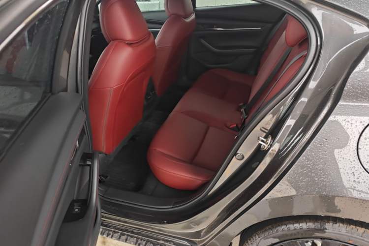 Used Mazda 3 Axela 2025 Model, 2.0L Automatic, Quality Excellence Edition