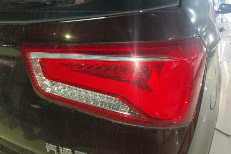 Used Baojun 560 2015 1.8L manual Comfort trim level