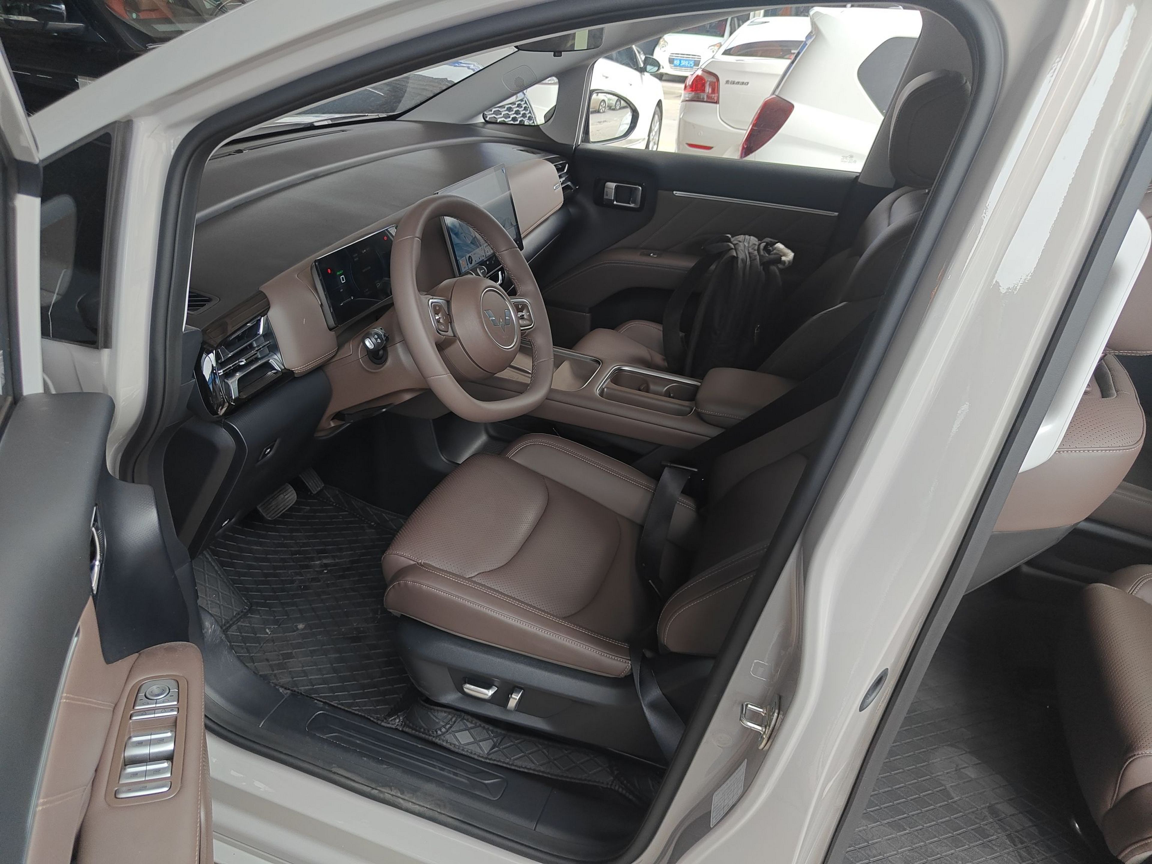 Переднее сиденье в автомобиле