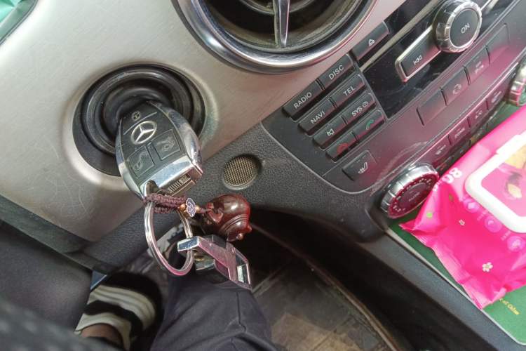 Used Mercedes-Benz GLK-Class 2013 GLK 300 4MATIC Dynamic Sunroof Model
