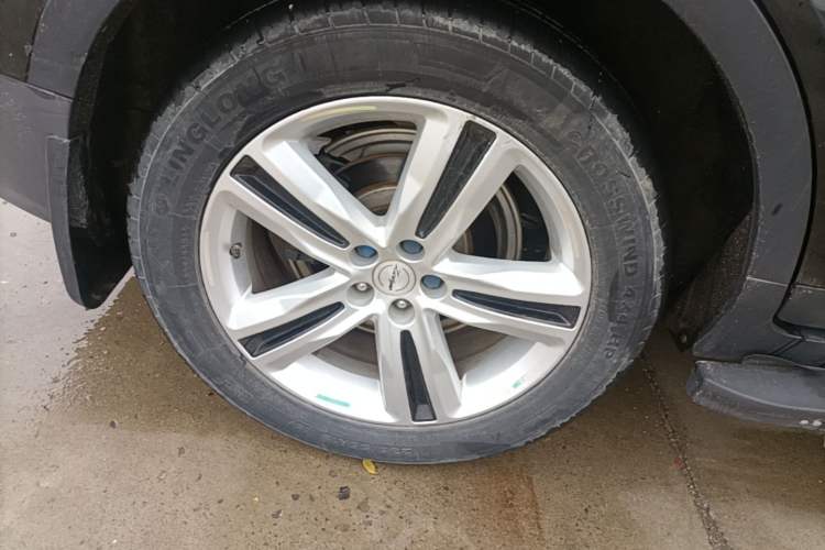 Used Zotye T700 2017 1.8T Dual-Clutch Luxury Model
