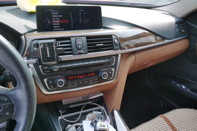 Used BMW 3 Series 2013 Facelifted 320Li Luxury Design Package Audio And AC Panel