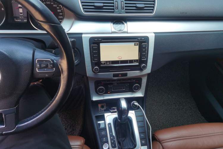 Used Volkswagen FAW-Volkswagen CC 2012 2.0 TSI Ultimate Edition Audio And AC Panel