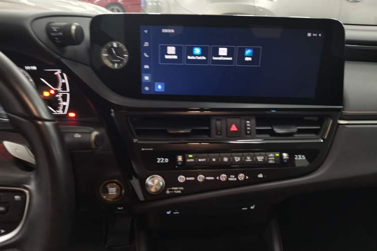 Used Lexus ES 2023 200 Excellence Edition
