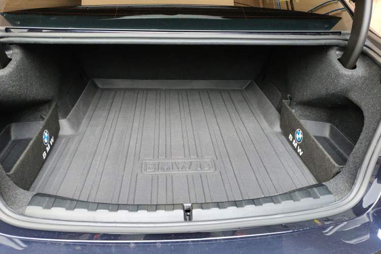 Used BMW i3 2023 eDrive 40 L Midnight Sports Package
