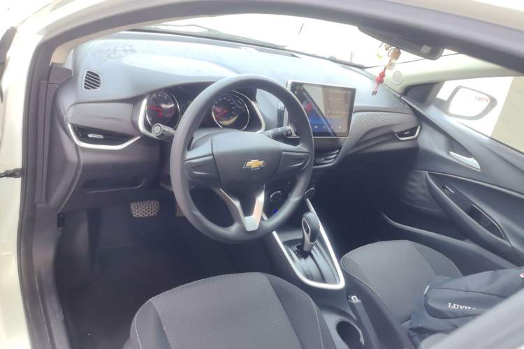 Used Chevrolet Cavalier 2020 325T Automatic Enjoyment Edition Center Console