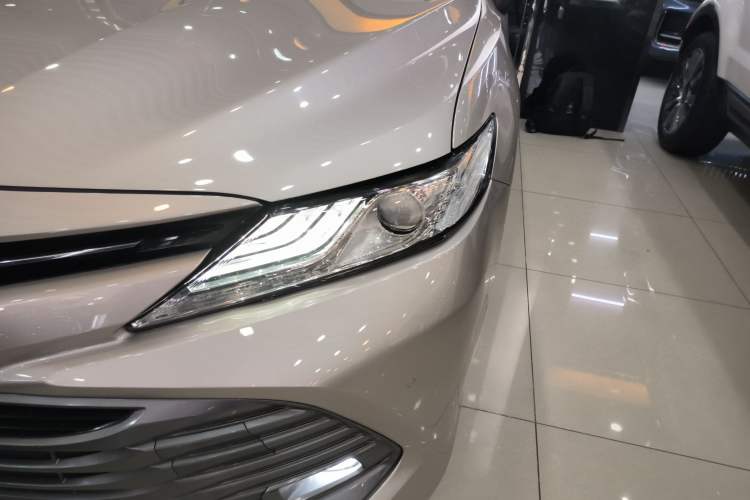 Used Toyota Camry 2019 2.0G Luxury Edition China VI Standard Left Front Headlight