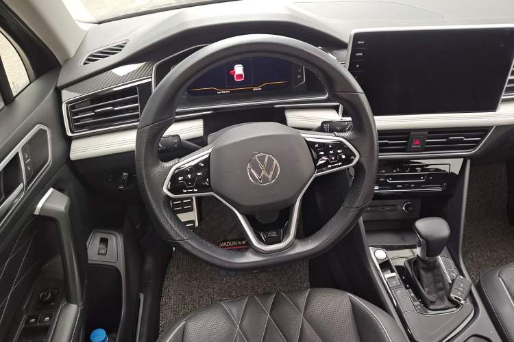 Used Volkswagen Tiguan L 2022 330TSI Automatic Two-Wheel Drive R-Line Enhanced Edition
