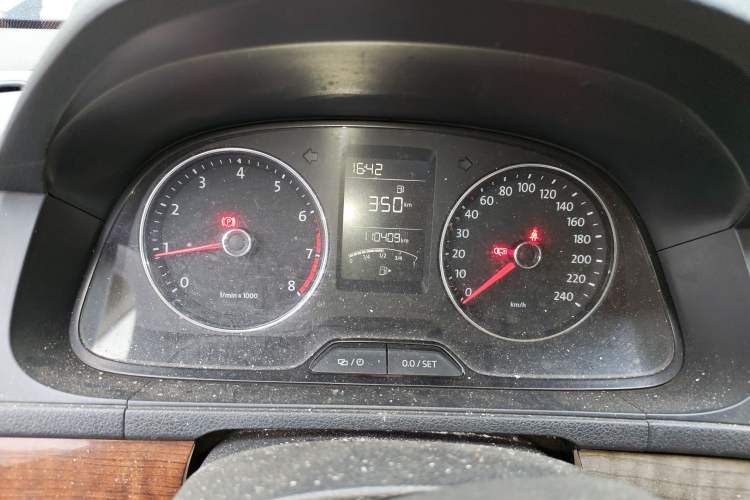 Used Volkswagen Lavida 2013 Restyled Classic 1.6L Manual Comfort Edition Instrument Cluster