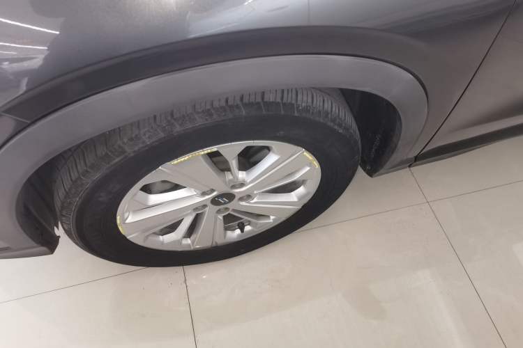 Used CHANGAN OSHAN X5 2021 1.6L CVT Luxury Version Exterior 4