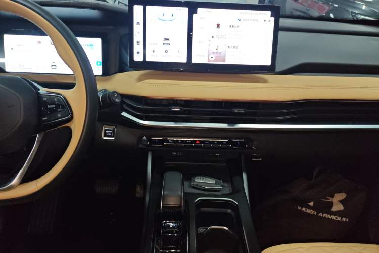 Used Geely Auto Haoyue L 2023 2.0T DCT Flagship Version Audio And AC Panel