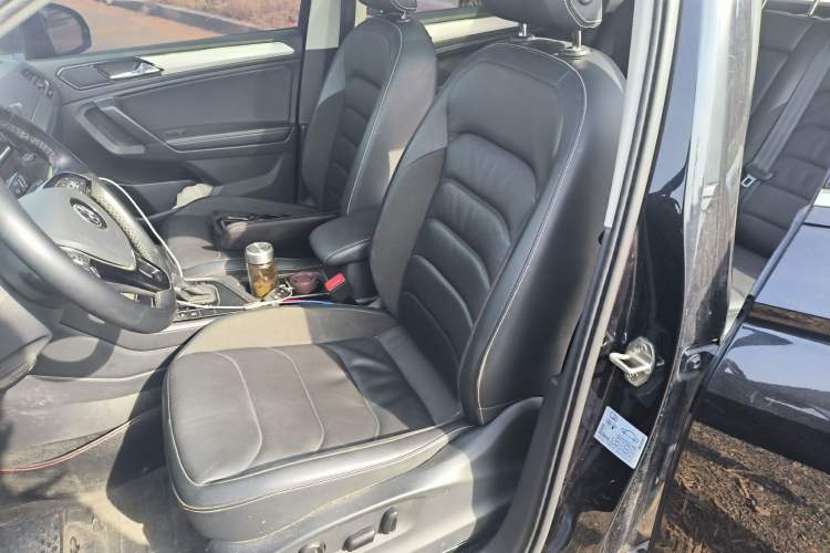 Used Volkswagen Tiguan L 2019 Updated Version 330TSI Automatic Two-Wheel Drive Panoramic Comfort Edition China VI Standard Left Front Seat