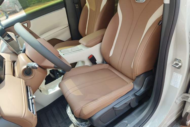 Used Wuling Bingo S 2025 Model 430km Deluxe Edition Left Front Seat