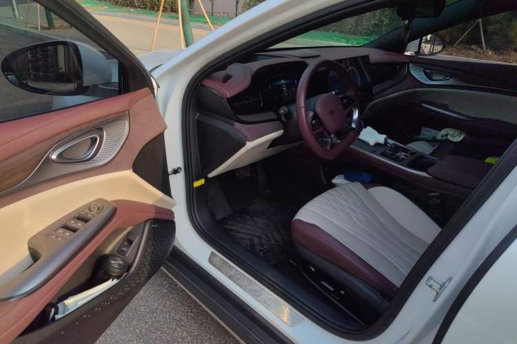 Used BYD Seal 2023 DM-i 1.5T 121km Flagship Model Driver Seat