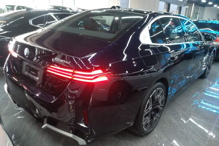 Used BMW 5 Series 2025 530Li Luxury Edition M Sport Package