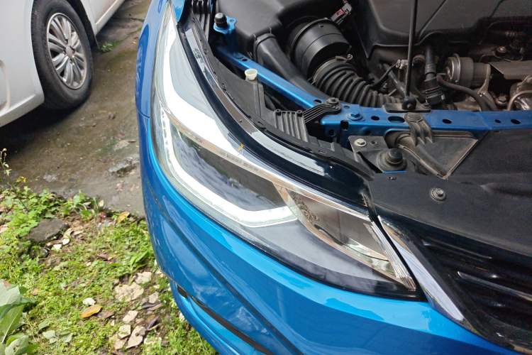 Used Chevrolet Cruze 2017 1.4T Hatchback Dual-Clutch Lingfeng Edition Right Front Headlight