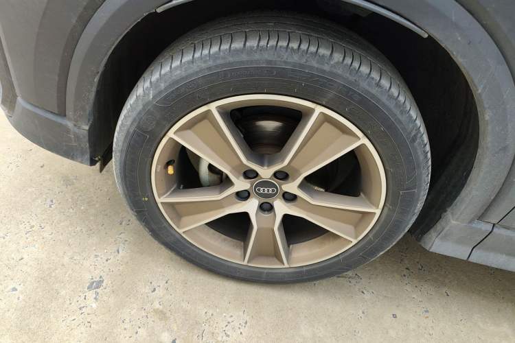 Used Audi Q2L 2022 35 TFSI Fashion Dynamic Model Left Front Wheel Hub