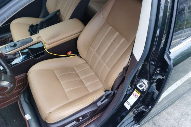 Used Lexus ES 2015 300h Comfort Edition Left Front Seat