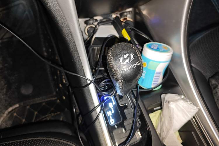 Used Hyundai Sonata 2013 2.4L Automatic Luxury Version China IV Standard
