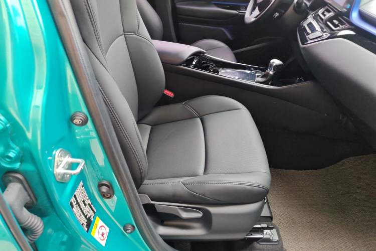 Used Toyota C-HR 2018 2.0L Leading Edition China VI Right Front Seat