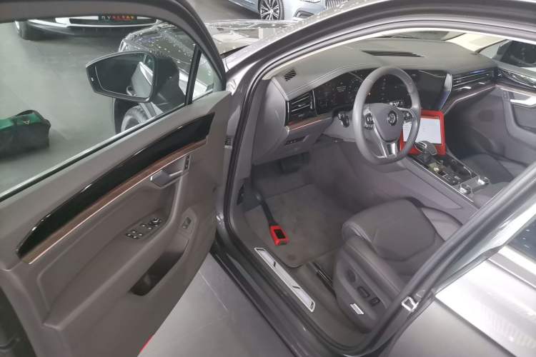 Used Volkswagen Touareg 2020 2.0 TSI RuiShang Edition China VI Standard