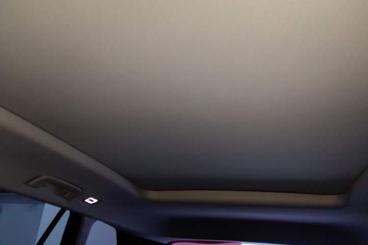 Used Volkswagen Tavendor 2024 Facelifted 380TSI All-Wheel Drive R-Line Cruise Premium Edition